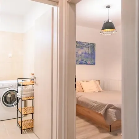 West Park Apartman *